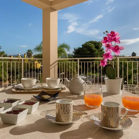 Furoa Bed and Breakfast 4*