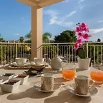 Furoa Bed & Breakfast 4*