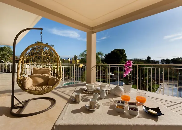 Frühstückspension Furoa 4*